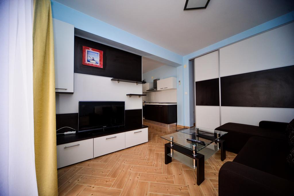 Apartments Dalmacija Starigrad Paklenica Rum bild
