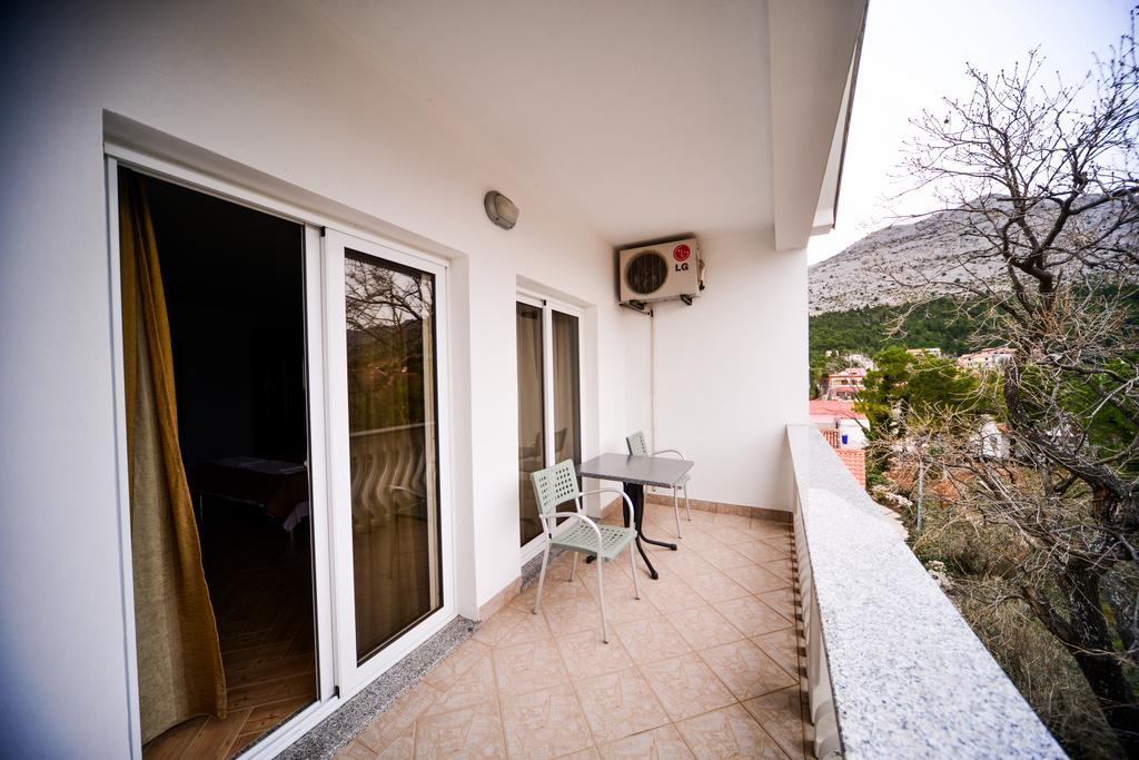 Apartments Dalmacija Starigrad Paklenica Rum bild