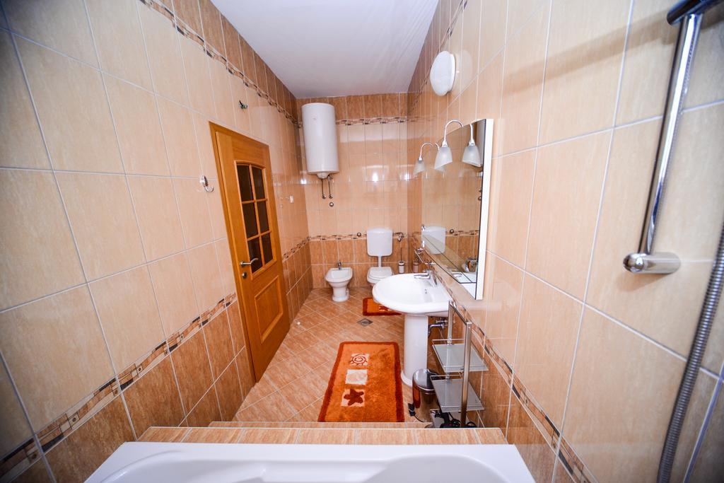 Apartments Dalmacija Starigrad Paklenica Rum bild